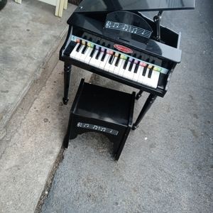 A real kid's piano